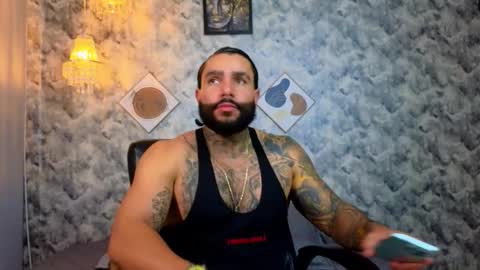 Snapshot of apolo_rousse chatting on December 2025 09:32:02 PM Apolo online show from December 2025 09:32:02 PM