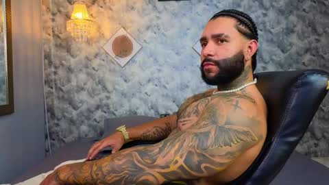 Snapshot of apolo_rousse chatting on December 2025 07:54:02 PM Apolo online show from December 2025 07:54:02 PM