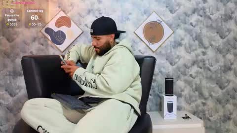 Snapshot of apolo_rousse chatting on February 2026 12:31:01 AM Apolo online show from February 2026 12:31:01 AM