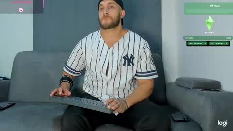 apolo_strange online show from October 2025 05:08:01 AM