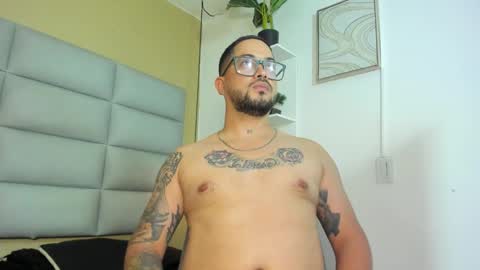 Snapshot of apolomarcos_ chatting on February 2026 04:09:01 AM marcos online show from February 2026 04:09:01 AM