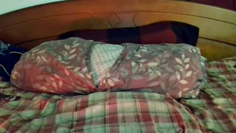 Snapshot of apoundofbutter chatting on December 2025 11:24:02 PM apoundofbutter online show from December 2025 11:24:02 PM