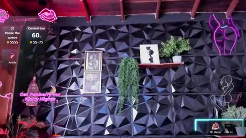 apprilfoxx online show from December 2025 04:03:02 PM