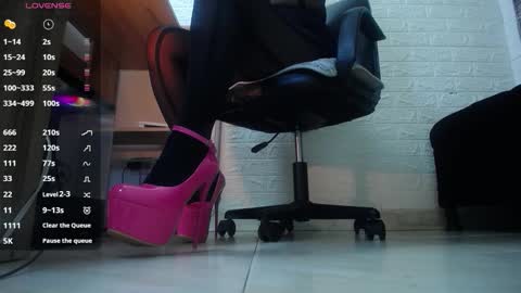 Aprhillove online show from October 2025 09:13:01 PM