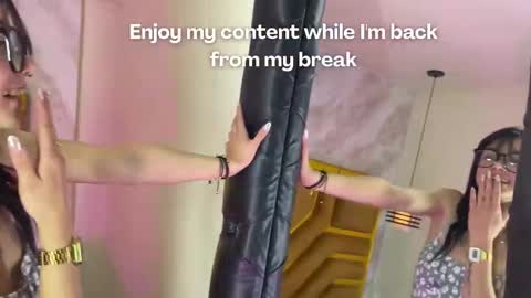 Snapshot of april_bennett chatting on November 2025 12:04:02 PM online show from November 2025 12:04:02 PM