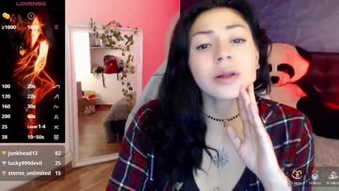 Snapshot of april_dumont chatting on January 2025 03:43:01 PM April online show from January 2025 03:43:01 PM