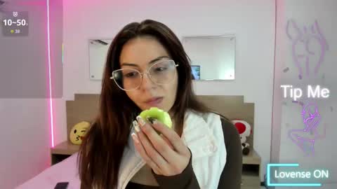 Snapshot of april_dumont chatting on September 2025 12:50:02 PM April online show from September 2025 12:50:02 PM