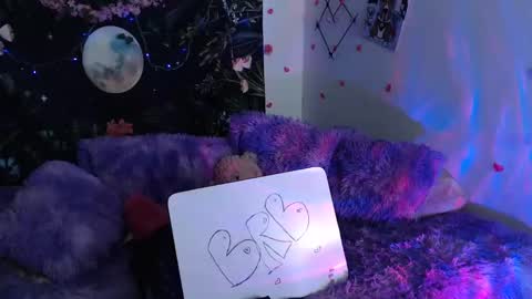 april_l6 online show from January 2025 08:40:01 PM