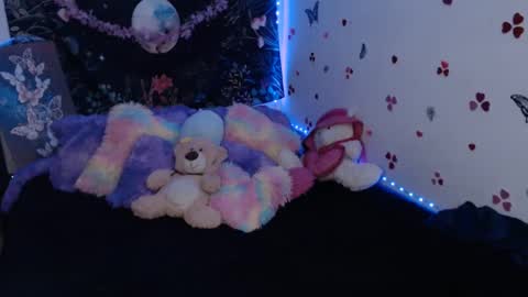 april_l6 online show from October 2025 11:46:01 PM