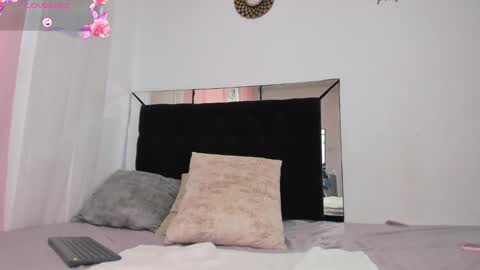 Snapshot of apriladamson_ chatting on January 2025 02:07:01 PM April online show from January 2025 02:07:01 PM
