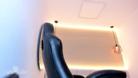 April online show from November 2025 06:34:01 AM