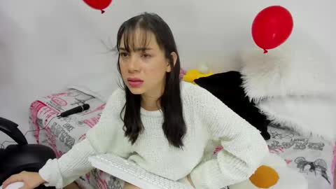Snapshot of aprildubois_ chatting on February 2025 06:55:01 AM April online show from February 2025 06:55:01 AM