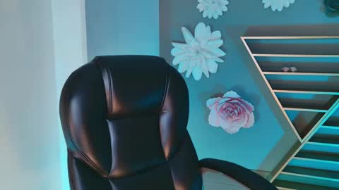 Snapshot of aprilrhodes_ chatting on February 2025 10:01:02 AM April Rhodes online show from February 2025 10:01:02 AM