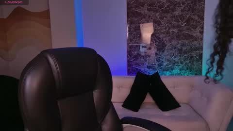 Snapshot of aprilrhodes_ chatting on October 2025 02:44:01 AM April Rhodes online show from October 2025 02:44:01 AM