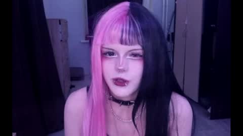 Alice D online show from April 2026 08:22:01 PM