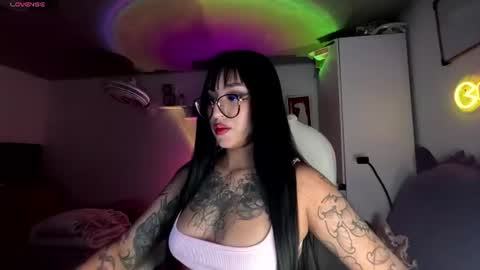 Snapshot of apurple_tulip chatting on June 2026 05:08:01 AM online show from June 2026 05:08:01 AM