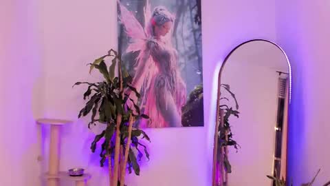 aquariaafairy_ online show from October 2025 11:06:02 PM