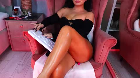 AQueenMonica online show from November 2025 03:23:01 PM