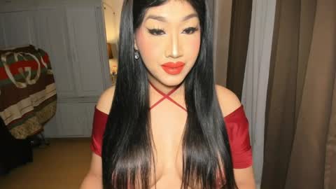 Snapshot of aqueenofcumxx chatting on April 2026 07:06:02 PM Alicia online show from April 2026 07:06:02 PM