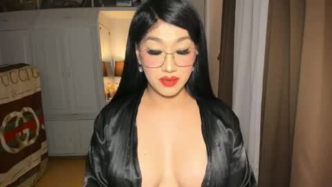 Snapshot of aqueenofcumxx chatting on April 2026 02:51:02 AM Alicia online show from April 2026 02:51:02 AM