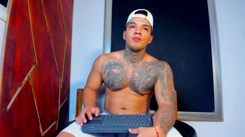 AquilesElpapi online show from November 2025 07:27:02 PM