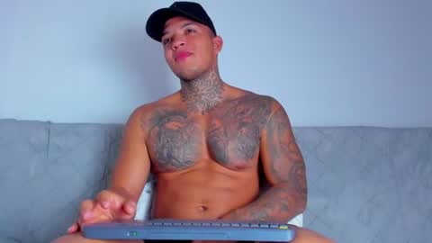 AquilesElpapi online show from July 2026 10:32:02 AM