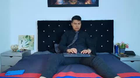 Snapshot of aquilestaylor chatting on June 2026 12:31:02 PM aquilestaylor online show from June 2026 12:31:02 PM