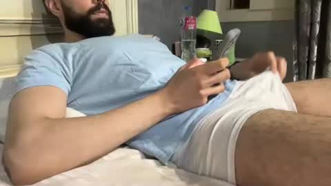 Egyptian Man online show from October 2025 01:05:01 AM