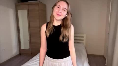 Emi online show from November 2025 12:41:02 PM