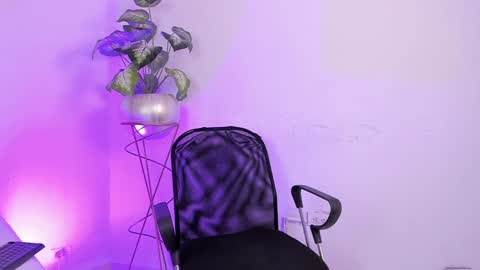   online show from January 2025 05:26:02 AM