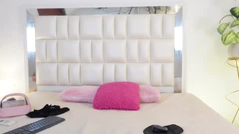   online show from February 2025 05:04:02 AM