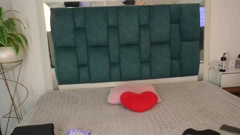   online show from May 2026 07:05:01 AM