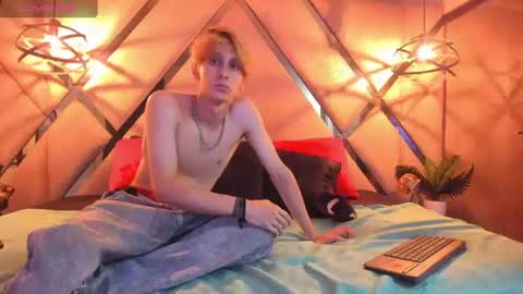 Snapshot of archie6_ chatting on August 2026 03:44:02 AM your archie online show from August 2026 03:44:02 AM