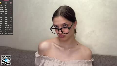 Snapshot of ardisparty chatting on April 2026 07:37:02 PM Caroline online show from April 2026 07:37:02 PM