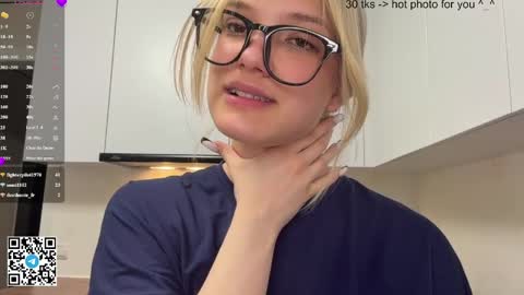 Caroline online show from April 2026 06:06:01 PM