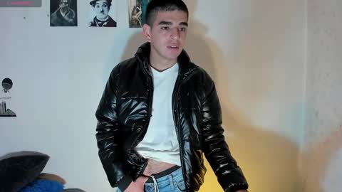 Snapshot of ares_johnsonn chatting on December 2024 09:35:01 PM Ares online show from December 2024 09:35:01 PM