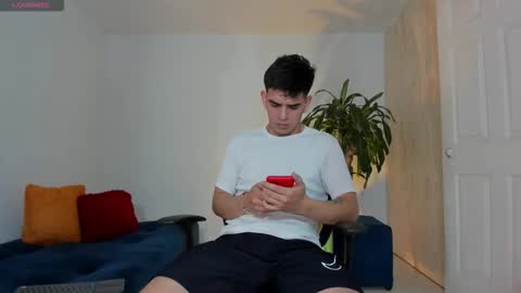 Snapshot of ares_johnsonn chatting on October 2025 05:03:01 PM Ares online show from October 2025 05:03:01 PM