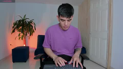 Snapshot of ares_johnsonn chatting on November 2025 06:29:01 PM Ares online show from November 2025 06:29:01 PM