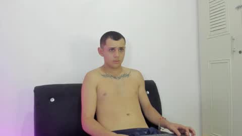 Snapshot of aresblue chatting on October 2025 11:09:02 PM aresblue online show from October 2025 11:09:02 PM