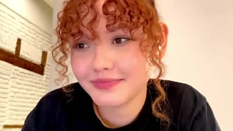 Snapshot of aresha_viree chatting on May 2026 11:44:01 PM Aresha online show from May 2026 11:44:01 PM