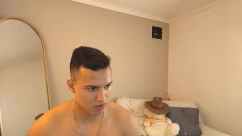 Snapshot of areslevi chatting on February 2026 07:12:01 PM ares levi online show from February 2026 07:12:01 PM