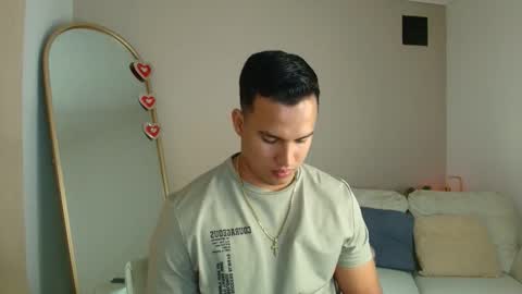 Snapshot of areslevi chatting on March 2026 05:33:02 AM ares levi online show from March 2026 05:33:02 AM