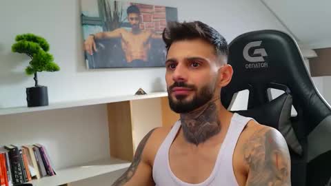 Snapshot of aressteel chatting on October 2025 12:44:02 PM Ares Steel online show from October 2025 12:44:02 PM