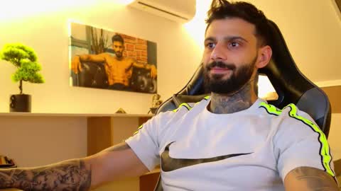 Snapshot of aressteel chatting on October 2025 05:12:01 PM Ares Steel online show from October 2025 05:12:01 PM