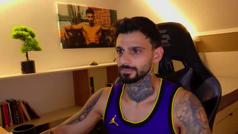 Snapshot of aressteel chatting on October 2025 05:35:01 PM Ares Steel online show from October 2025 05:35:01 PM