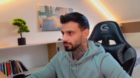 Snapshot of aressteel chatting on October 2025 06:03:02 AM Ares Steel online show from October 2025 06:03:02 AM