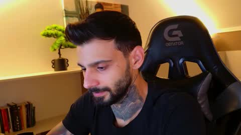 Snapshot of aressteel chatting on October 2025 06:14:02 PM Ares Steel online show from October 2025 06:14:02 PM