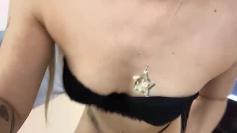 argentin3hotcouple online show from November 2025 04:14:02 AM