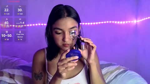 Snapshot of ari_20_ chatting on March 2026 01:49:01 PM Bella online show from March 2026 01:49:01 PM