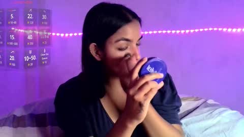 Snapshot of ari_20_ chatting on March 2026 03:06:01 PM Bella online show from March 2026 03:06:01 PM